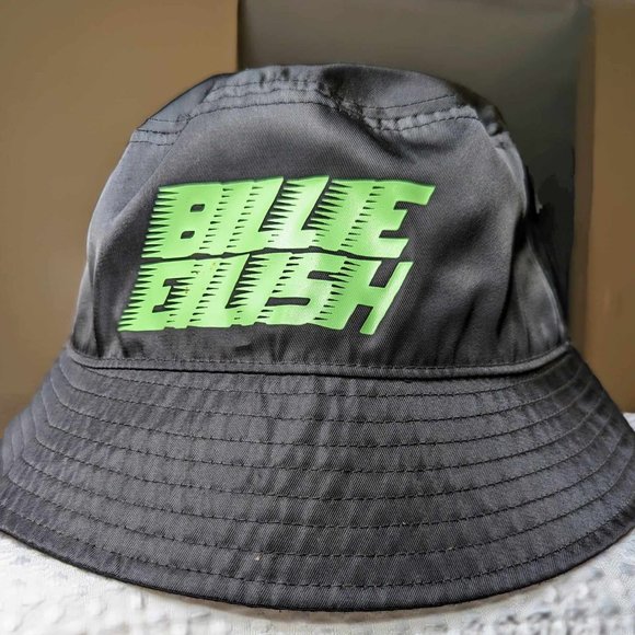 If I only had the Billie Eilish Bucket Hat, my look would be complete! - Picture 1 of 2